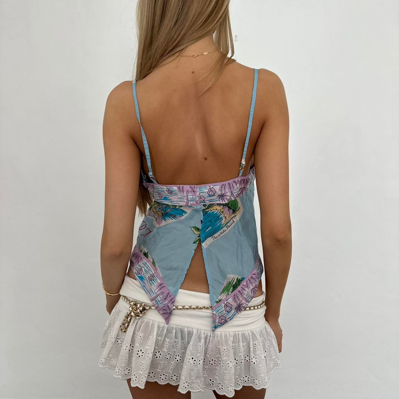 Vintage 2000’s summer European illustration cami top