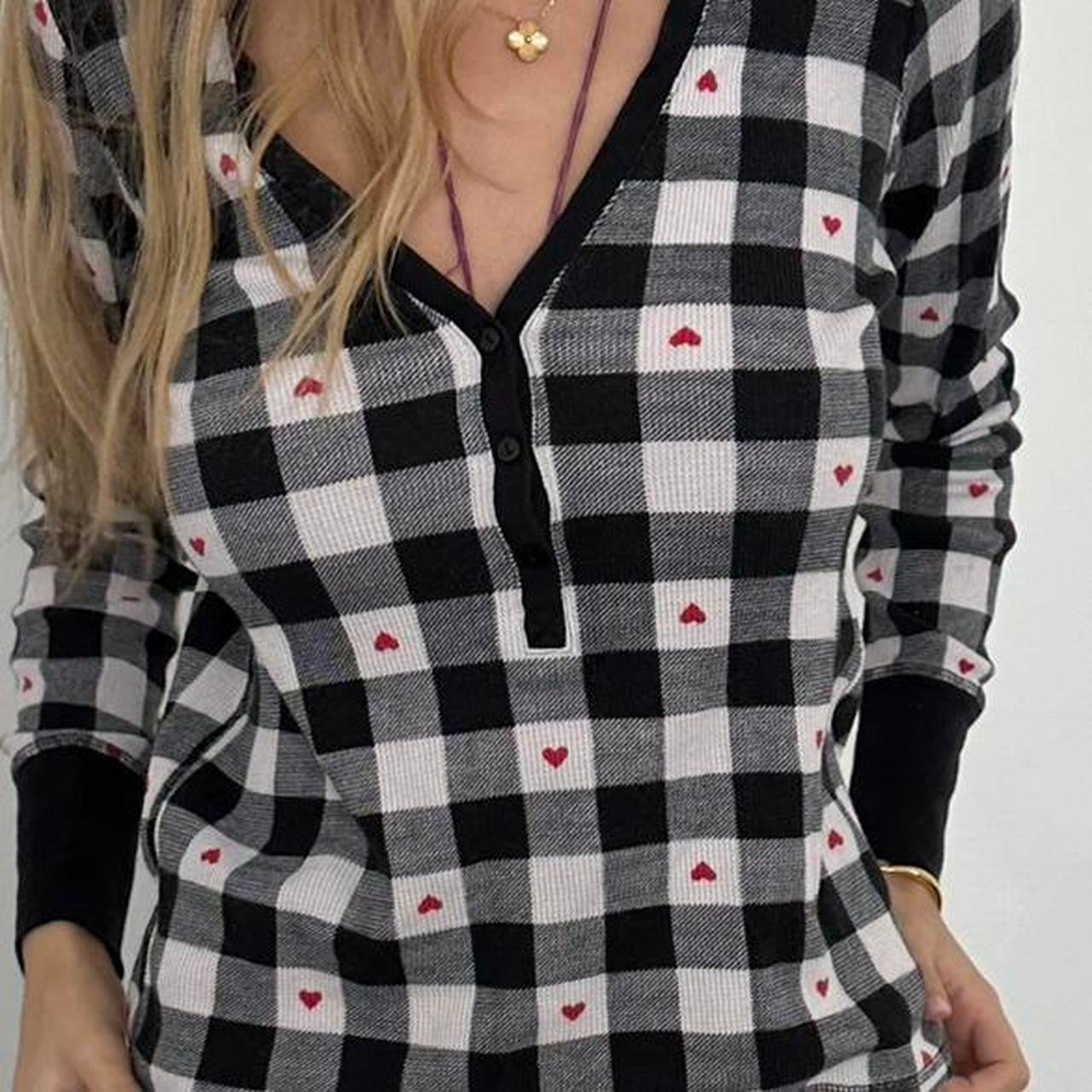 Vintage 2000’s Victoria’s Secret long sleeve top