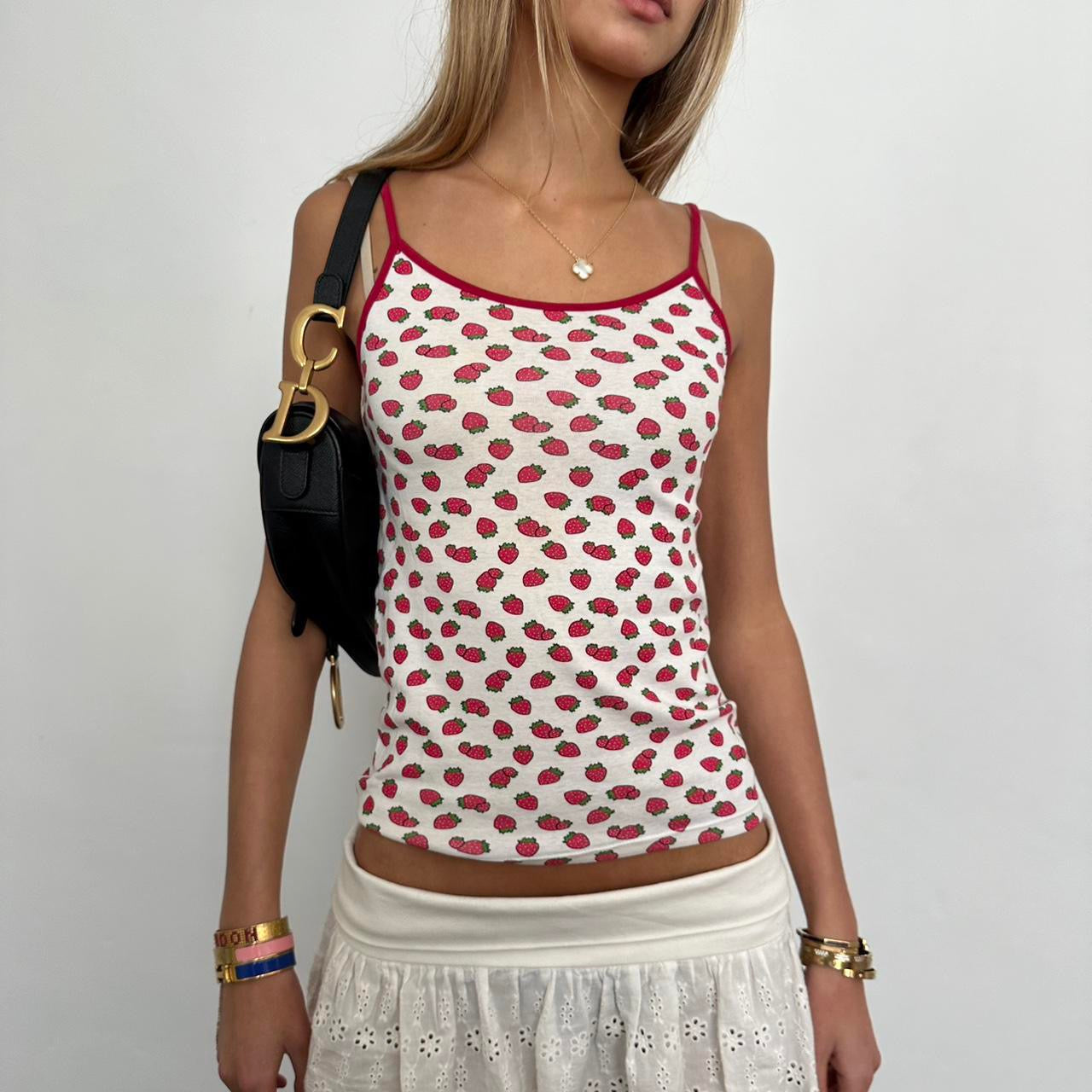Vintage 90ās strawberry print cami top š