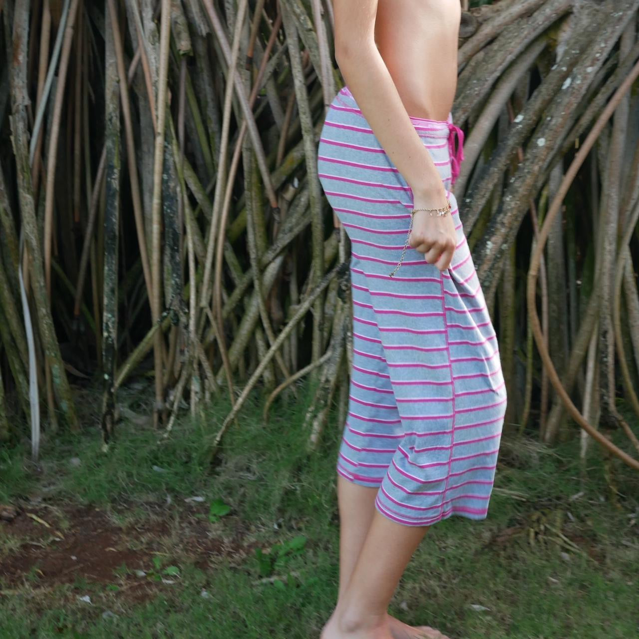 Vintage 2000’s Victoria’s Secret rare capri pants