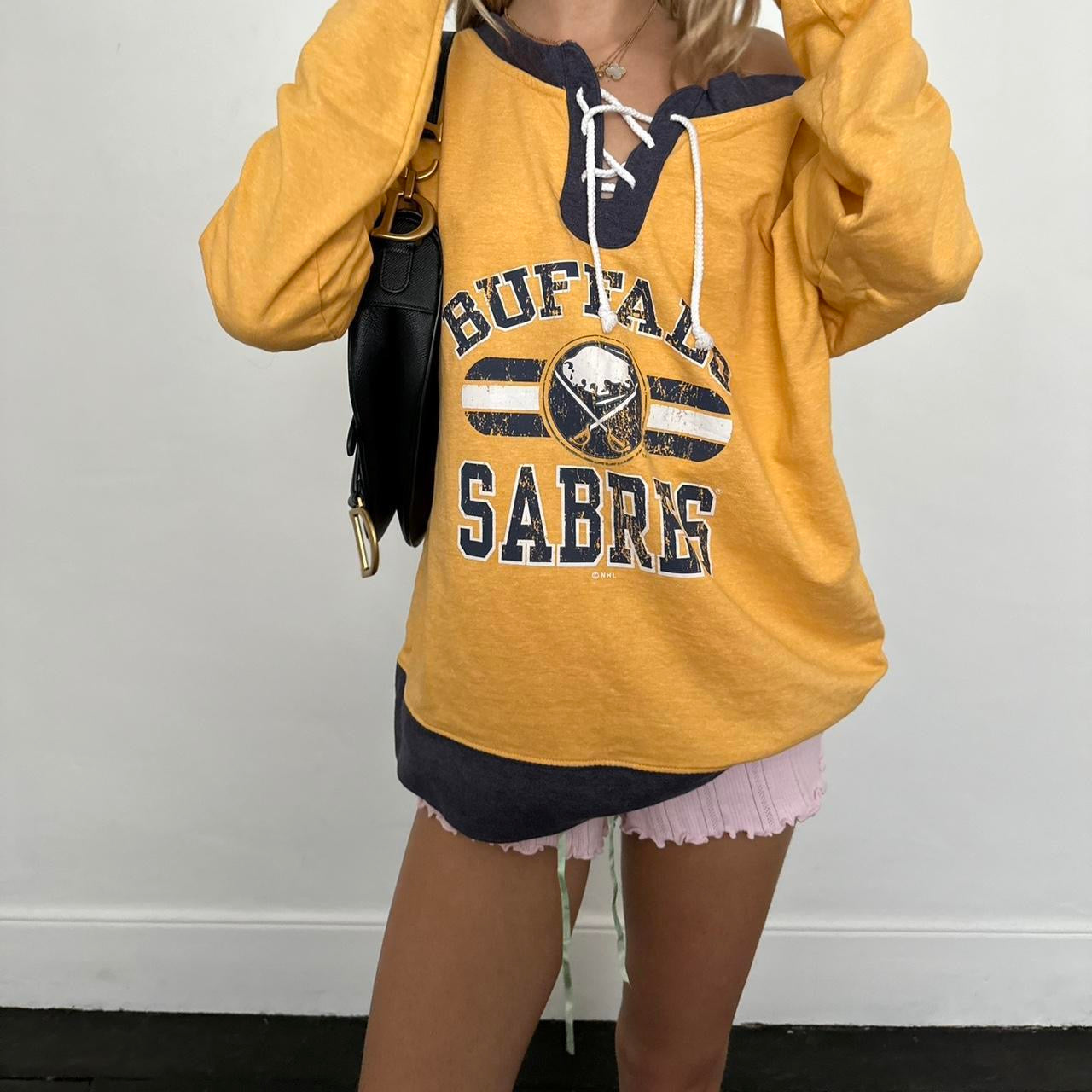 Vintage 2000’s American graphic yellow sweatshirt