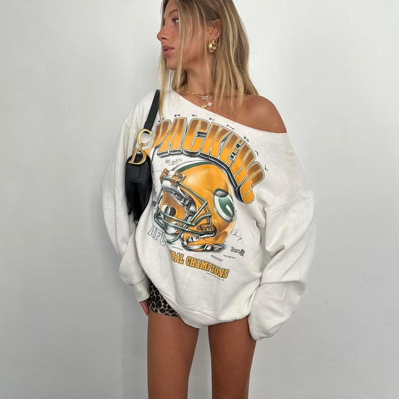 Vintage 90’s sporty distressed sweatshirt