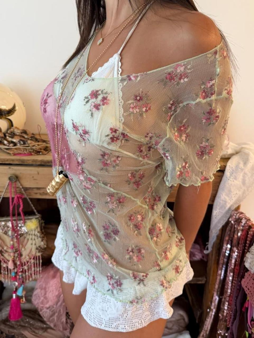 Vintage 00’s floral mesh pretty delicate top
