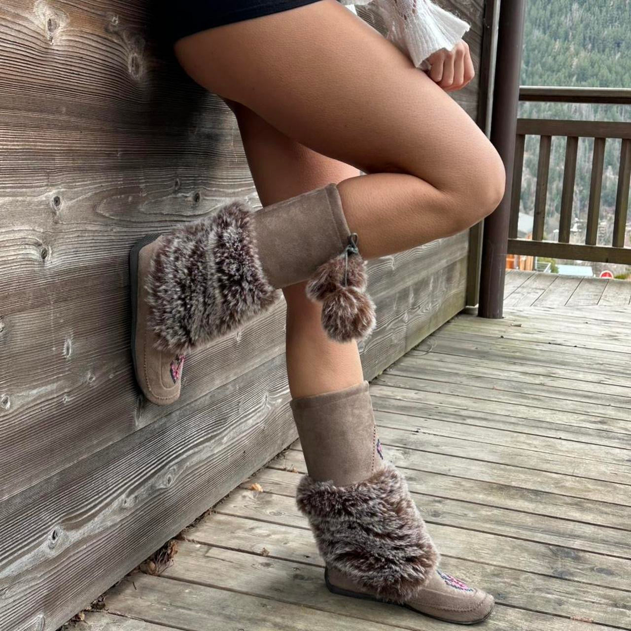 Vintage faux fur tassel boots