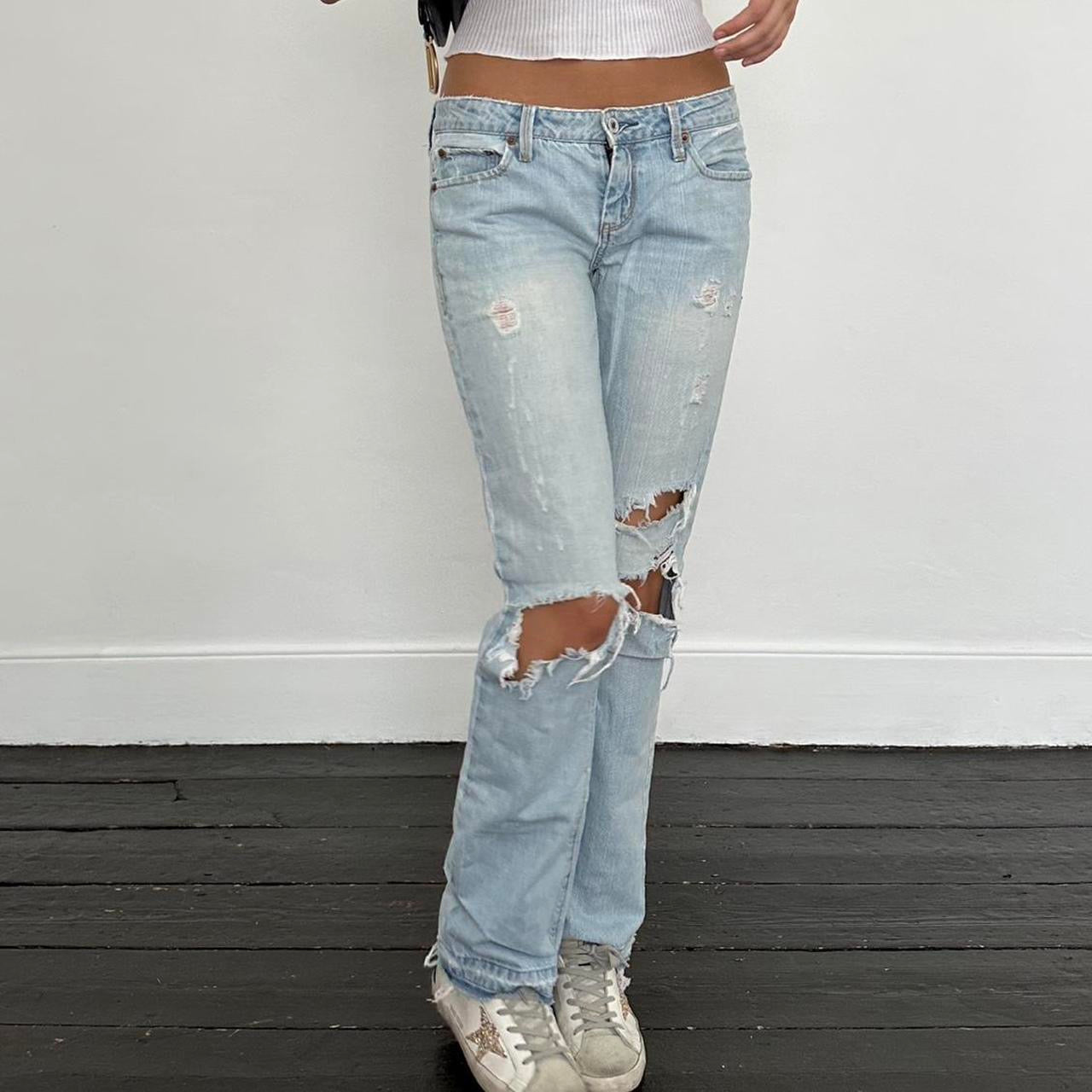 Vintage early 2000s dream fit lightly distressed blue wash jeans