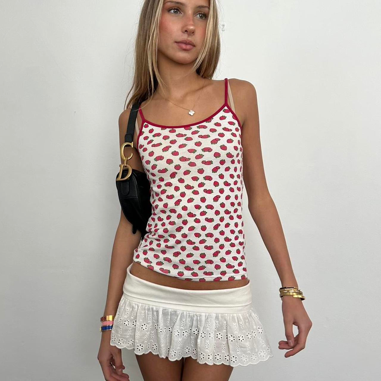 Vintage 90ās strawberry print cami top š