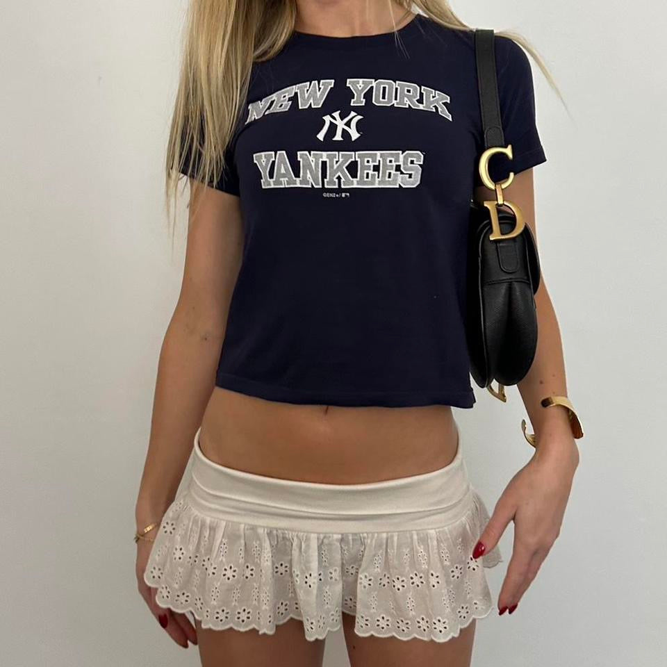 Vintage 2000’s New York Yankees navy baby tee
