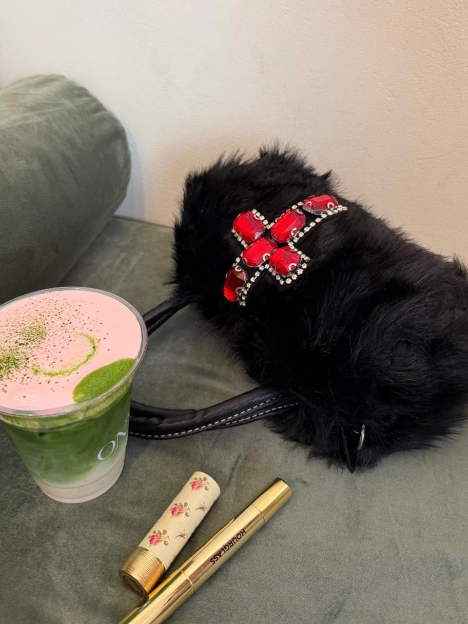 Vintage 00’s cross fluffy bag