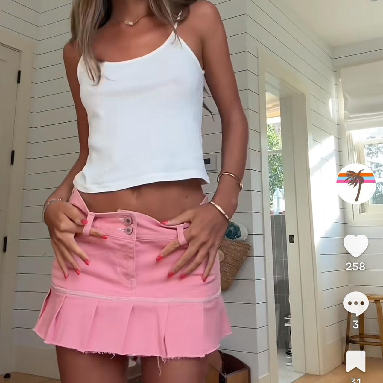 Vintage early 2000s Abercrombie & Fitch pink mini skirt