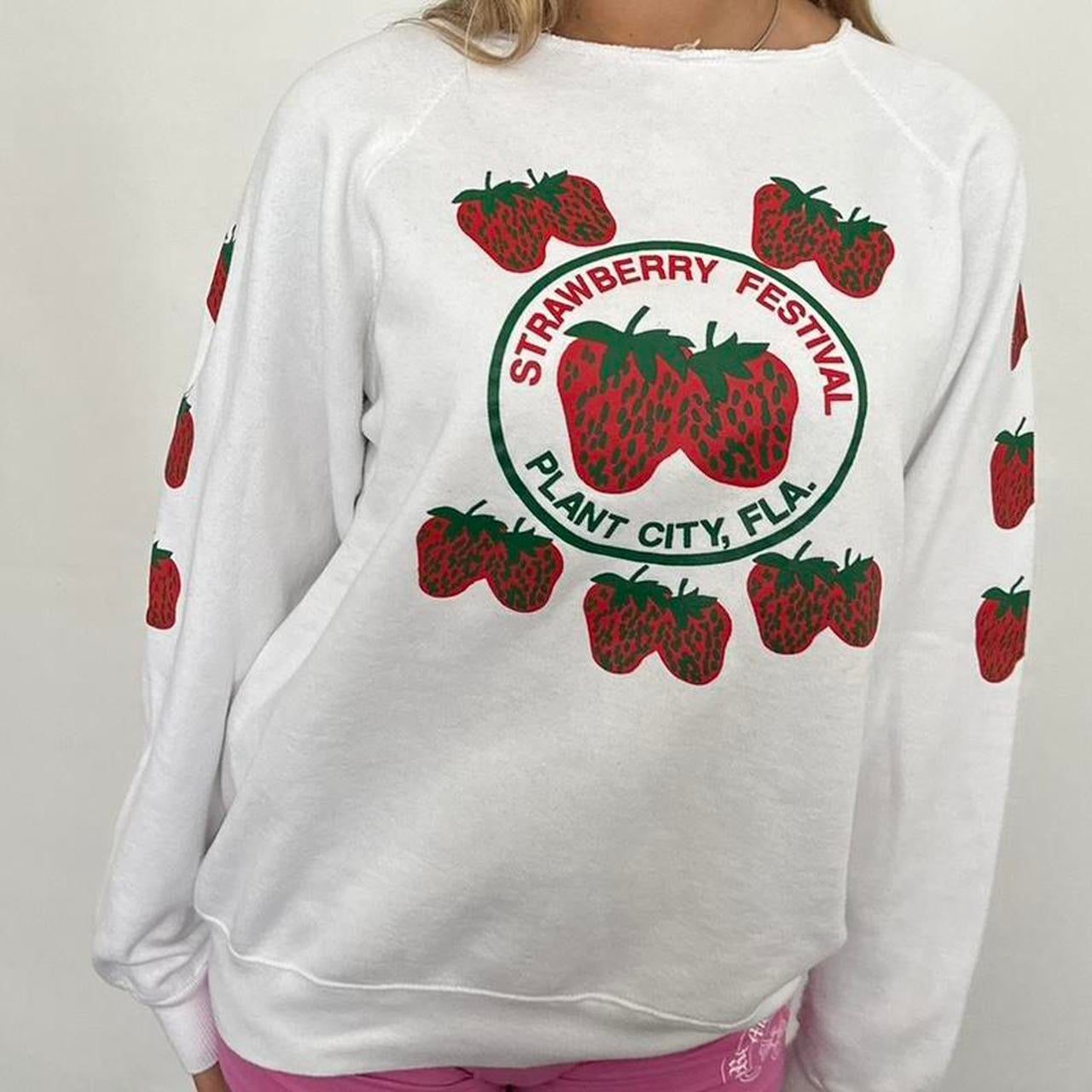 Vintage 90’s strawberry sweatshirt