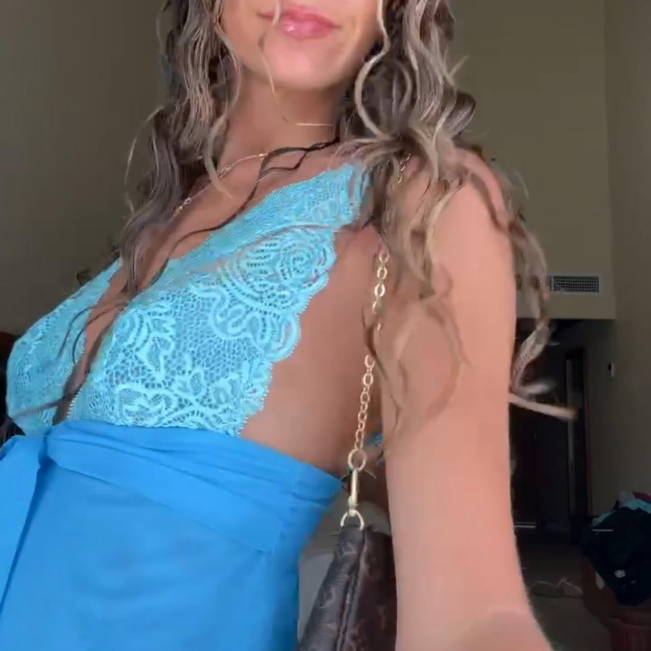 Vintage 2000’s Victoria’s Secret blue lace cami top