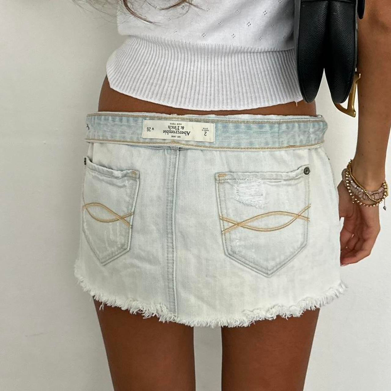 Vintage 00’s Abercrombie and Fitch denim mini skirt