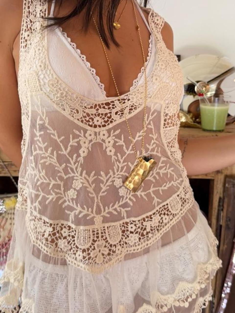 Vintage 00s delicate lace boho top