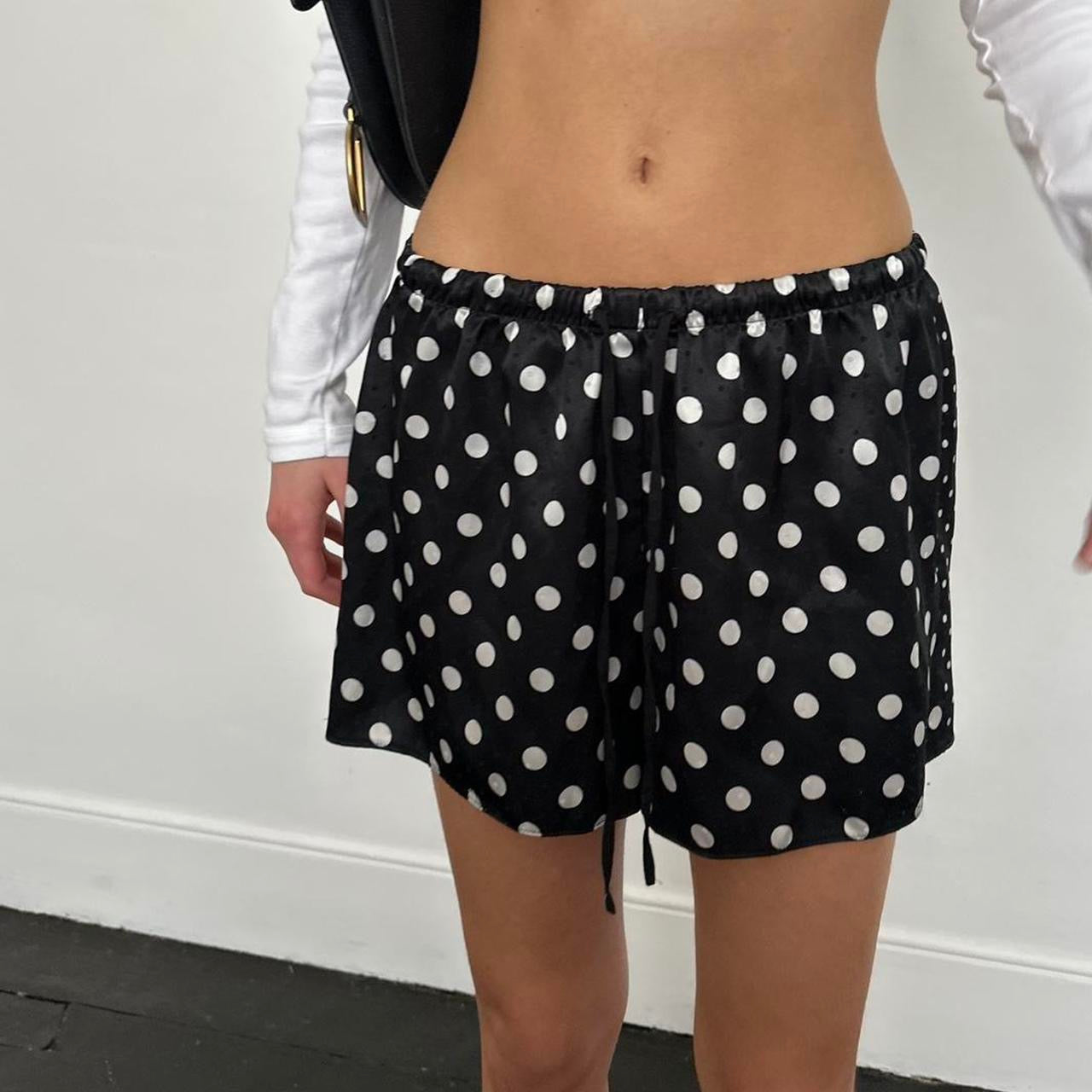Vintage 90’s white and black polka dots shorts