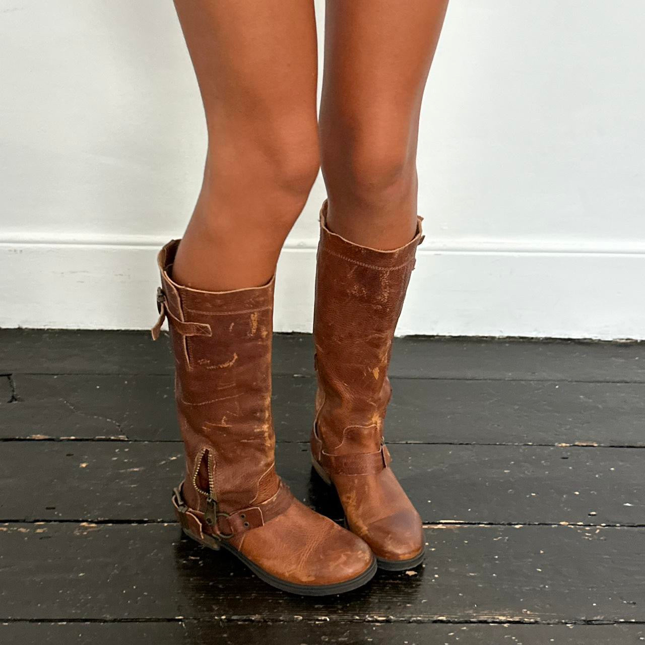 Vintage 90’s distressed leather biker boots