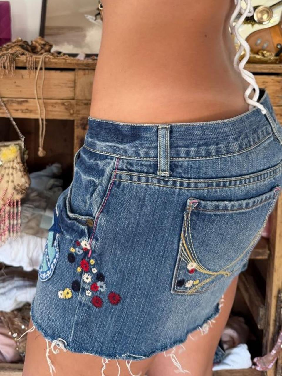 Vintage 00s Victoria’s Secret peace sign denim shorts