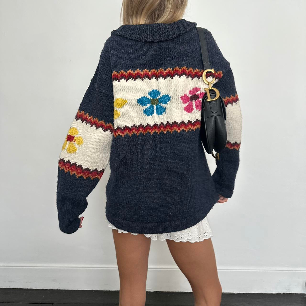 Vintage knitted navy flower zip up