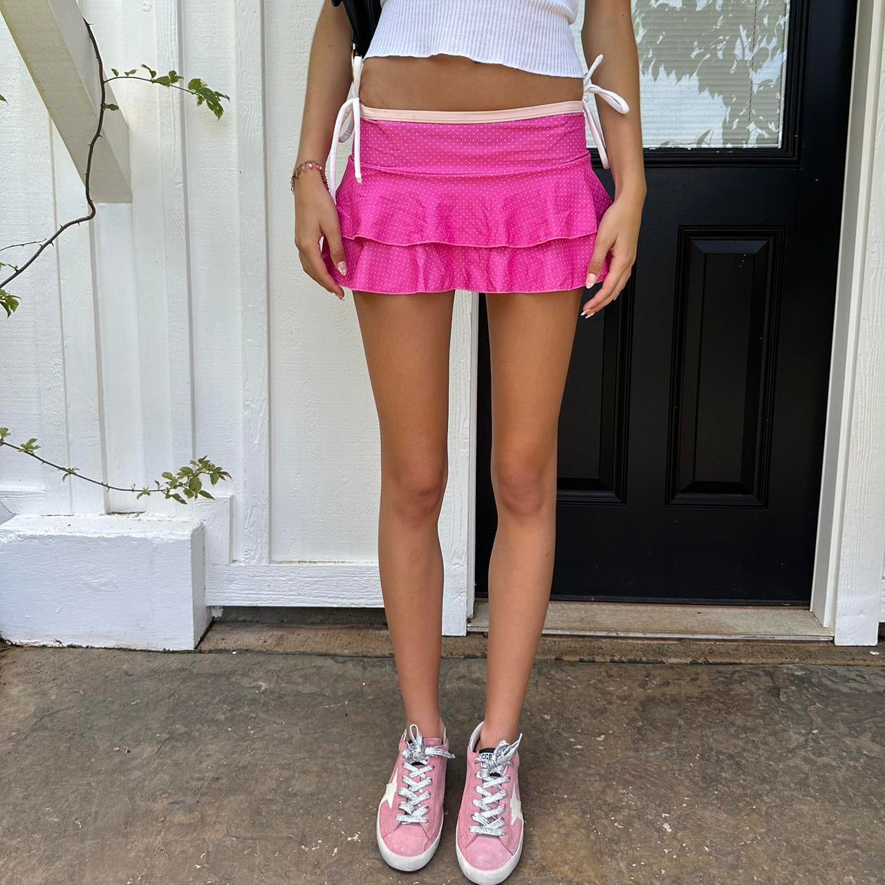 Vintage 90’s pink ruffle mini skirt