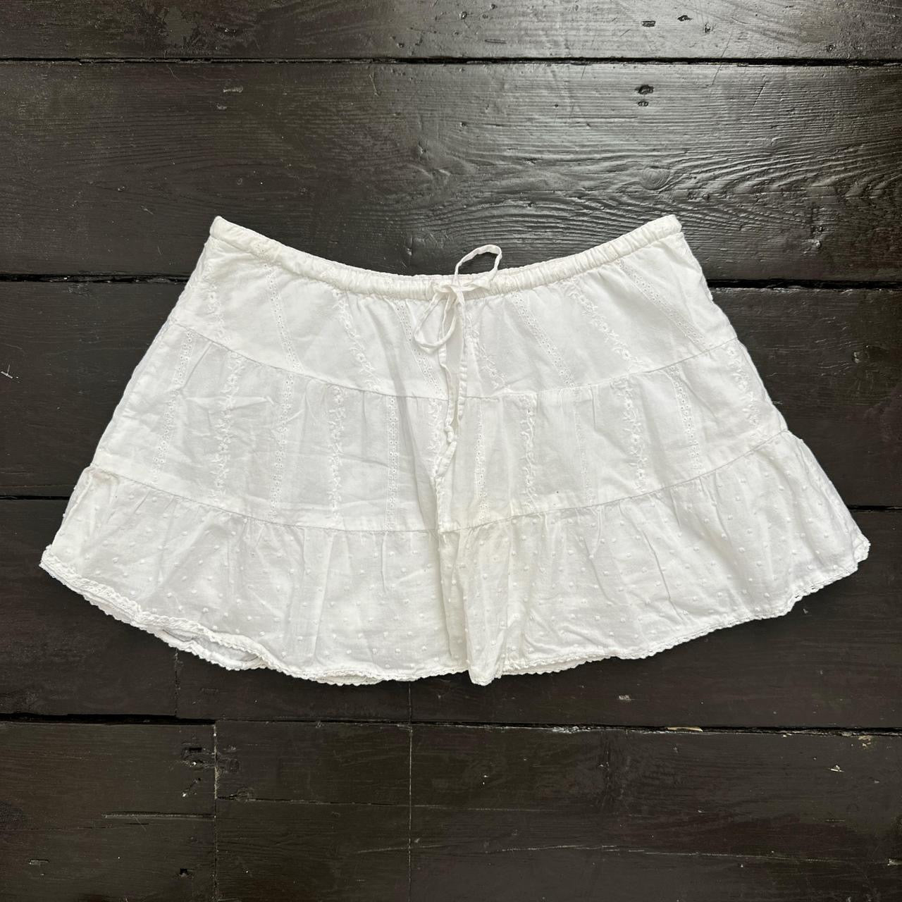 Vintage 90’s white broderie skirt
