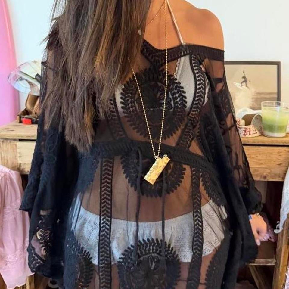 Vintage 00’s black lace boho long sleeve top