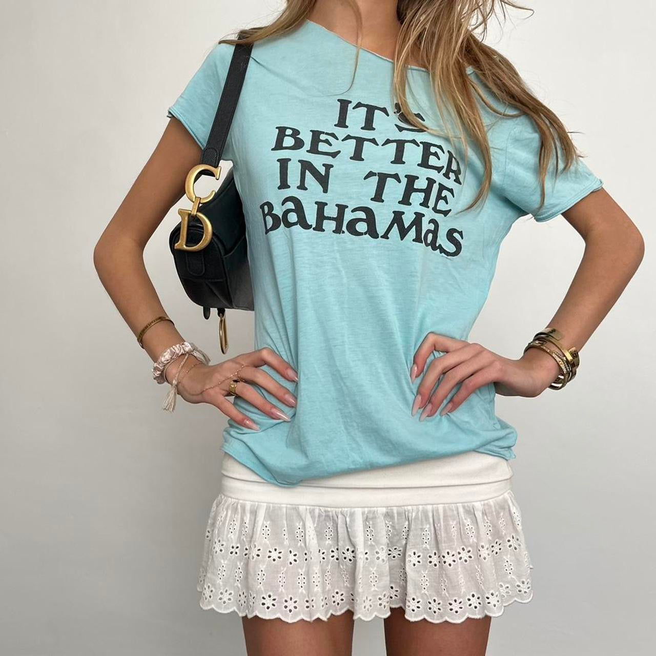 Vintage 2000’s It’s better in the BAHAMAS graphic tee