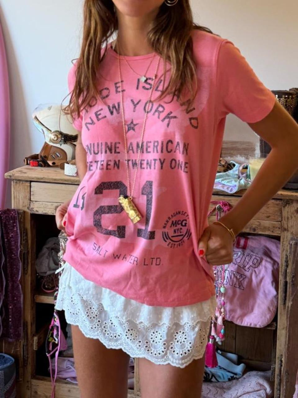 Vintage 00’s Rhode Island New York graphic pink t-shirt