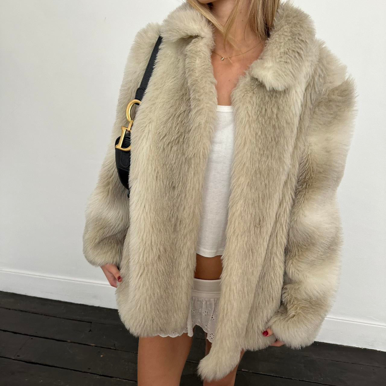 Vintage 2000’s light grey & white faux fur jacket