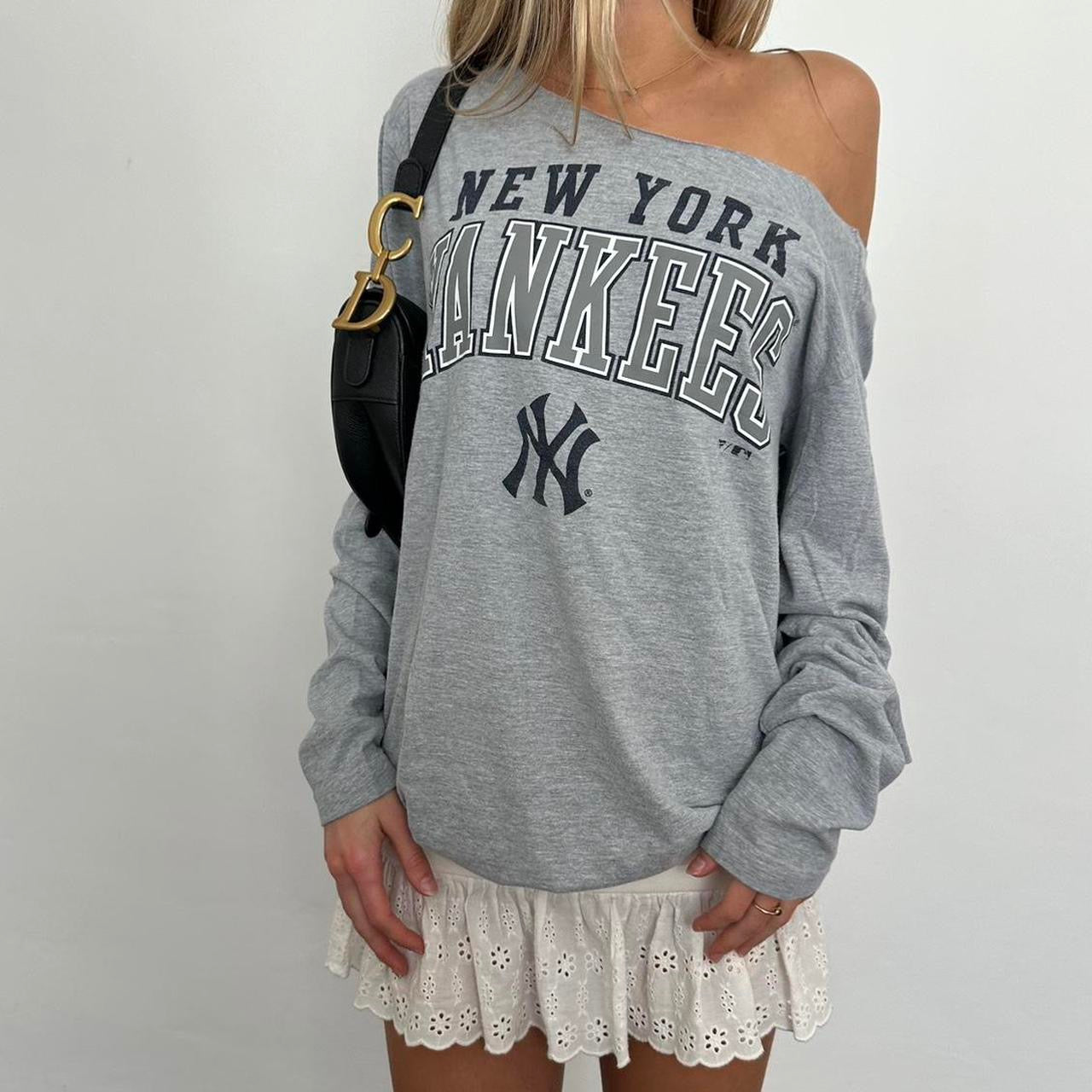 Vintage 90’s New York Yankees long sleeves top