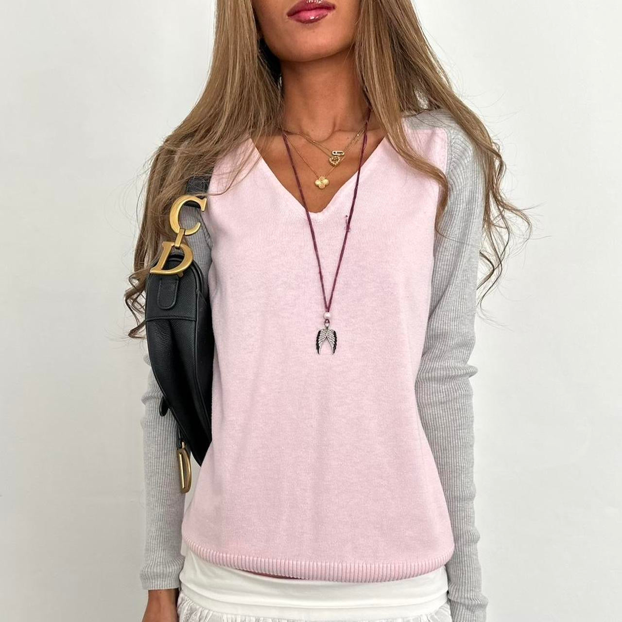 Vintage 2000’s grey and pink sweater