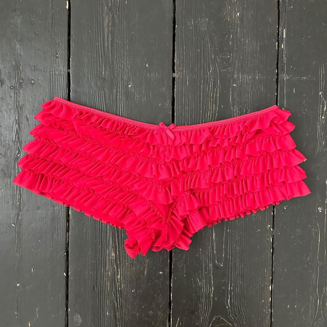 Vintage red bloomer shorts ❣️