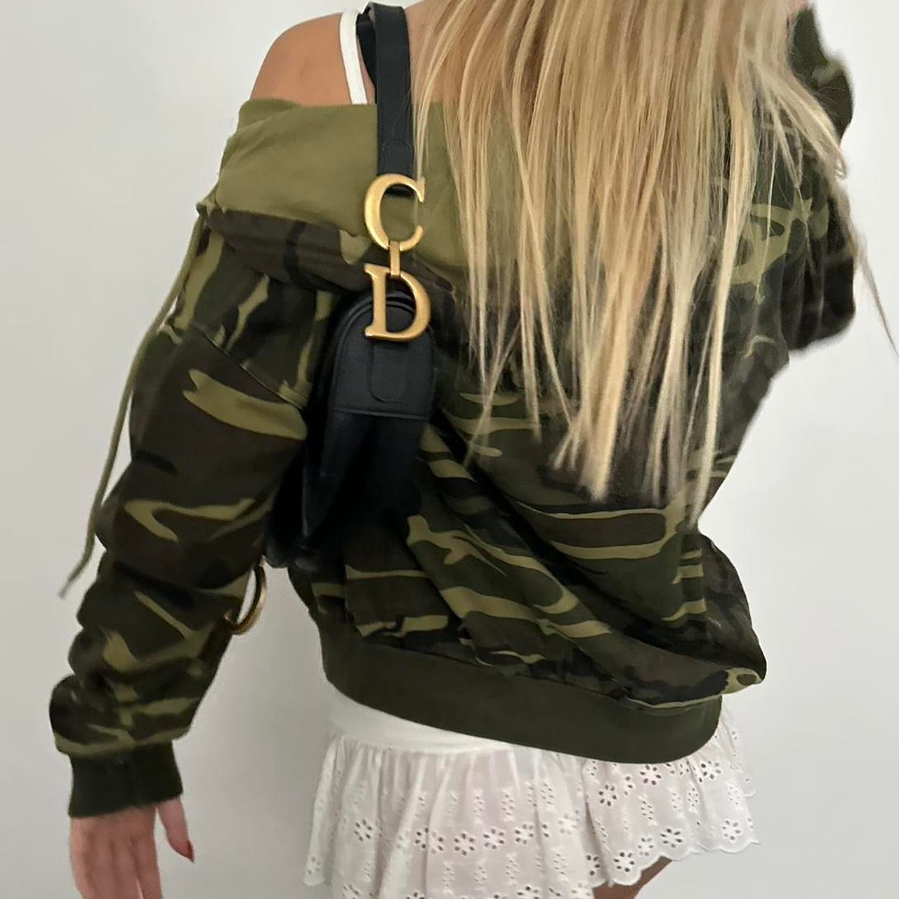 Vintage 2000’s camouflage zip up hoodie