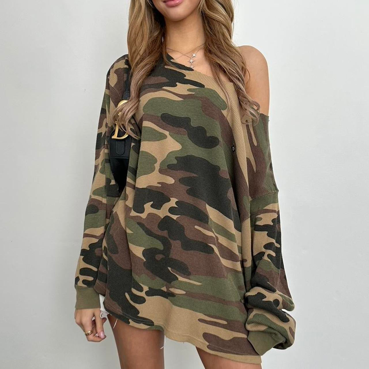 Vintage 90’s camouflage long sleeve top