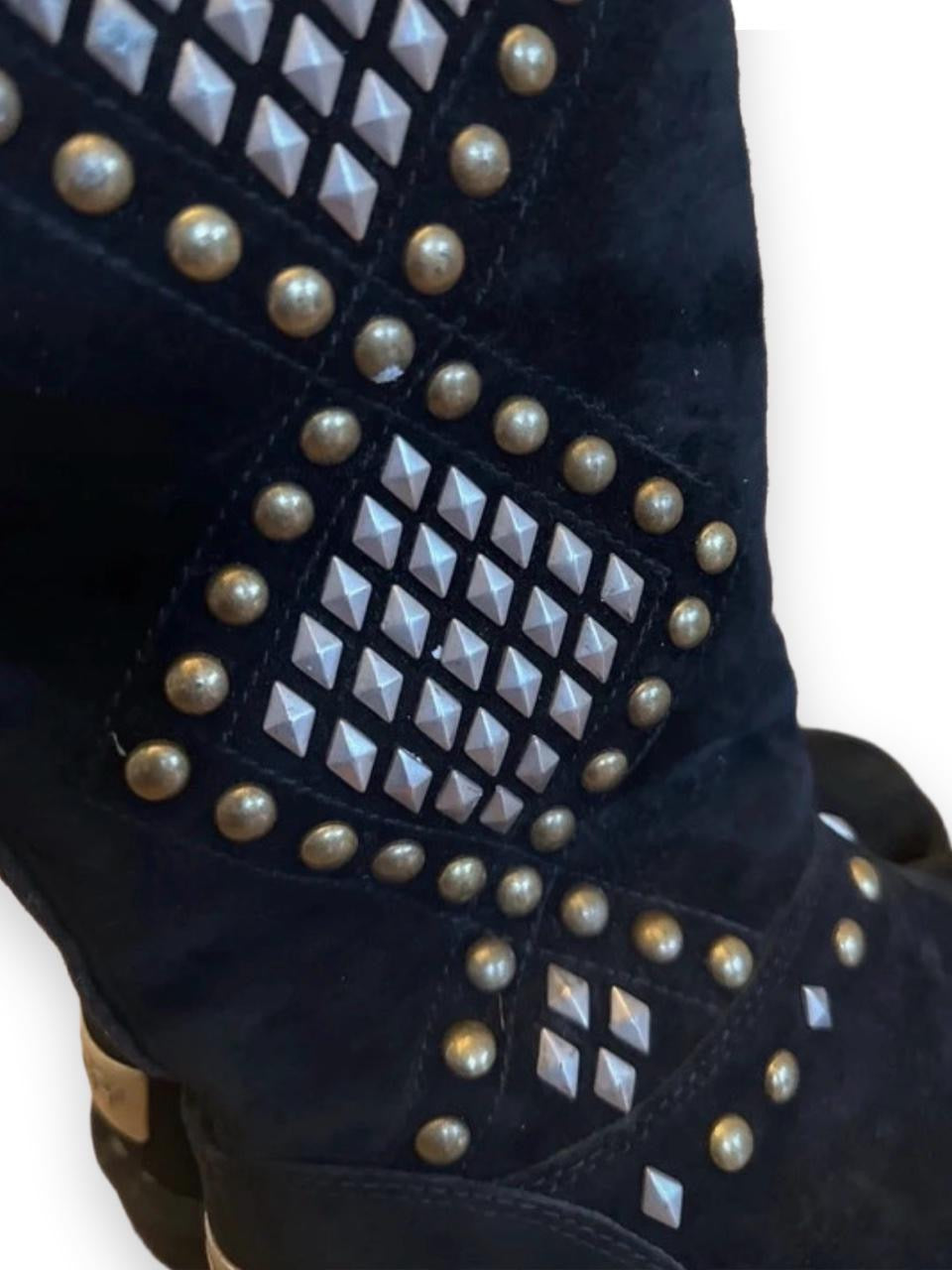 Vintage 2011 studded UGG boots