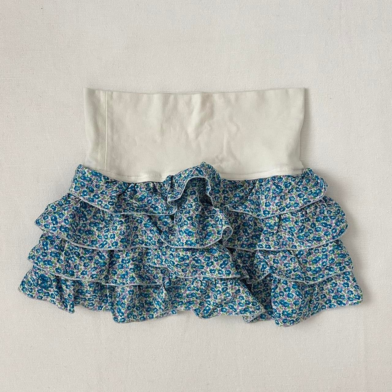 Vintage 2000’s floral mini skirt