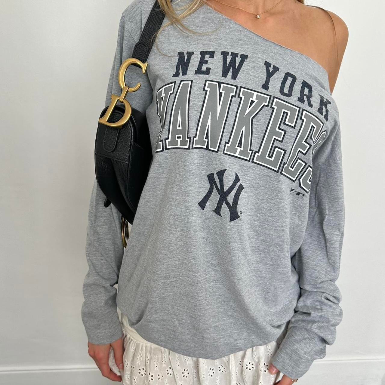 Vintage 90’s New York Yankees long sleeves top