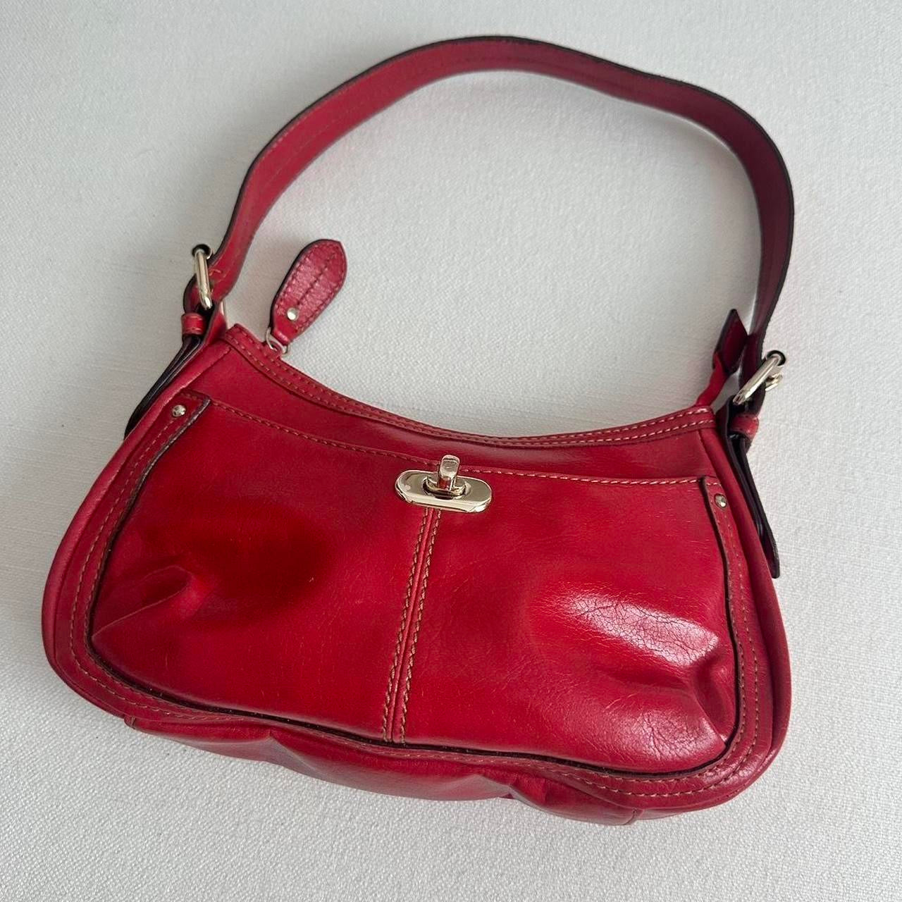 Vintage red cute little shoulder bag 🍒🍓