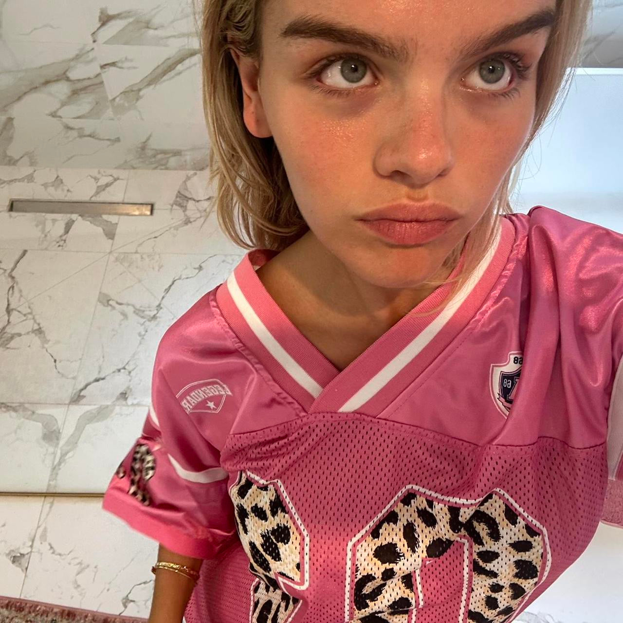 Vintage 2000s style leopard and pink jersey 🧸