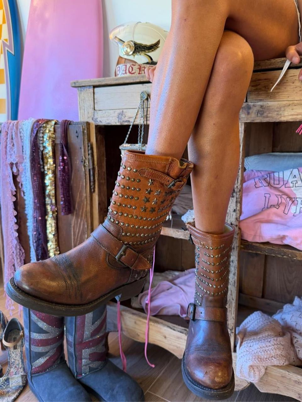 Vintage 00’s studded star leather boots