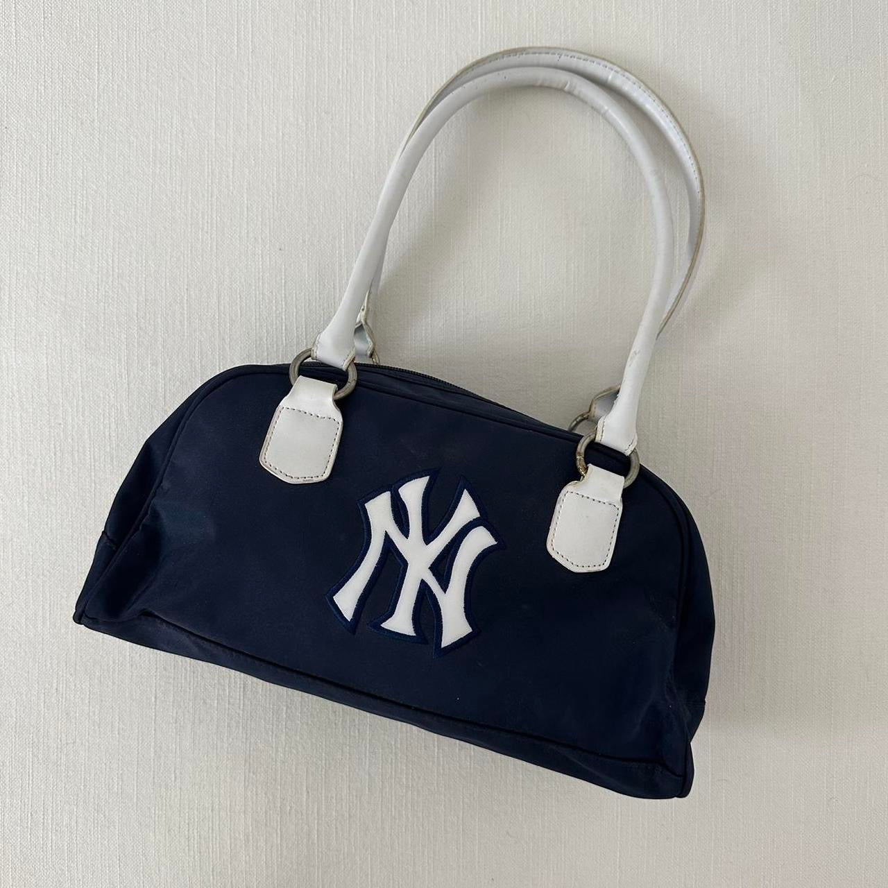 Vintage 90’s New York Yankees navy bag