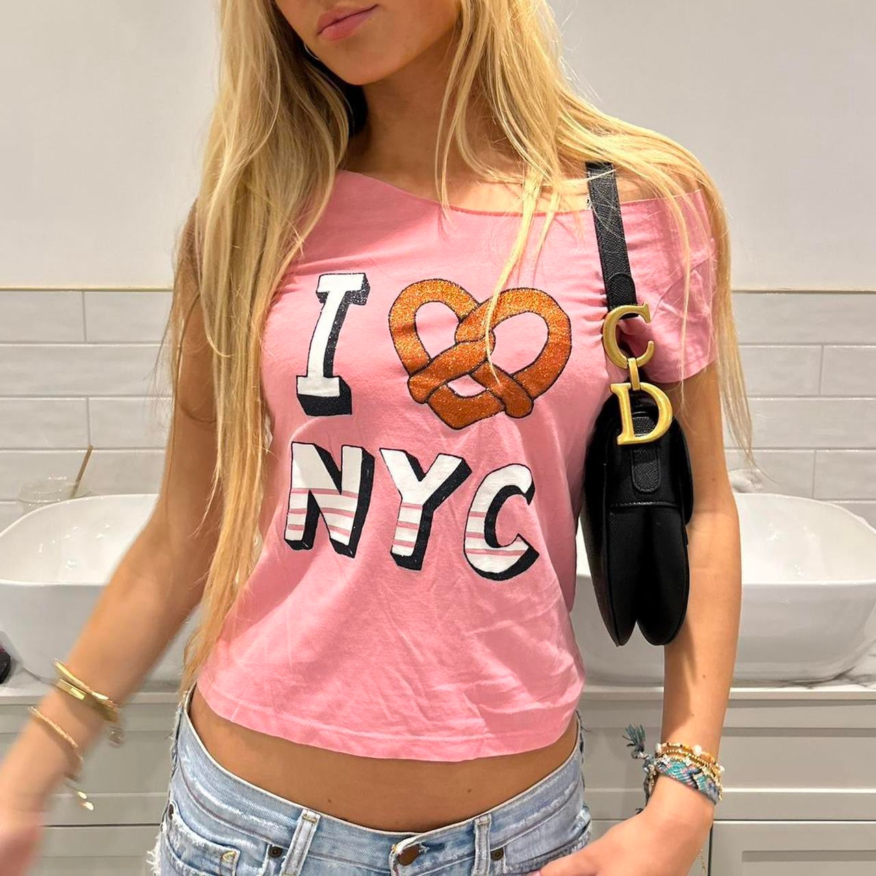 Vintage I 🥨 NYC pink baby tee