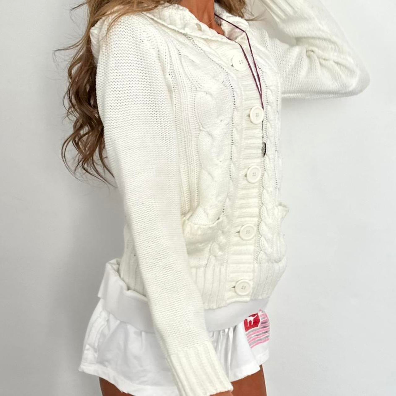 Vintage 90’s knitted white cardigan sweater