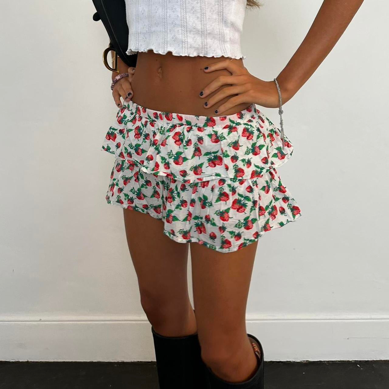 Vintage strawberry print mini skirt 🍓