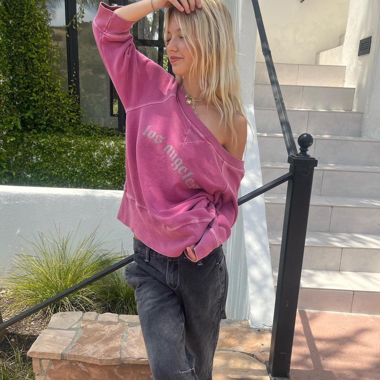 Vintage 2000’s Los Angeles pink off shoulder sweatshirt
