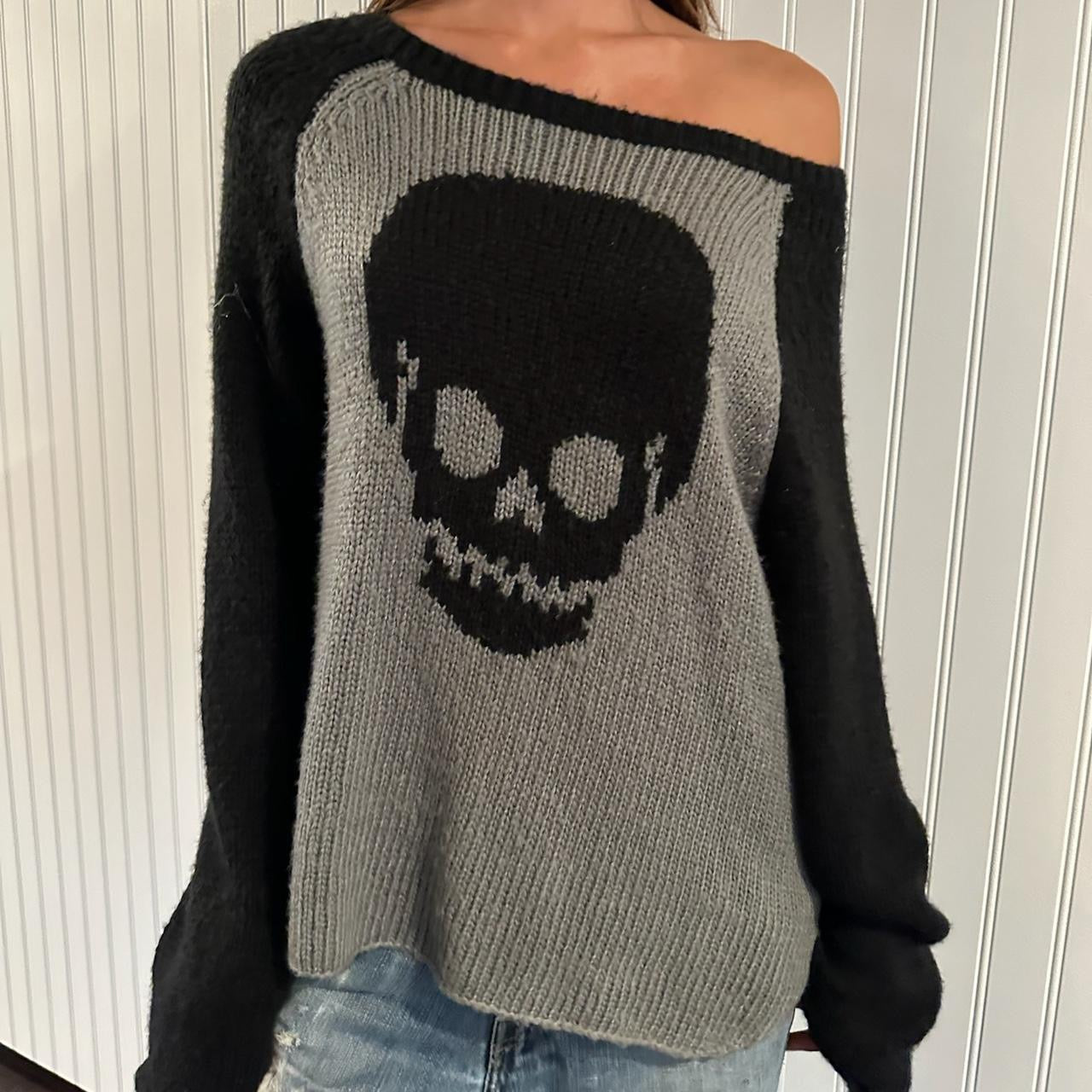 Vintage knitted skull sweater ☠️💗