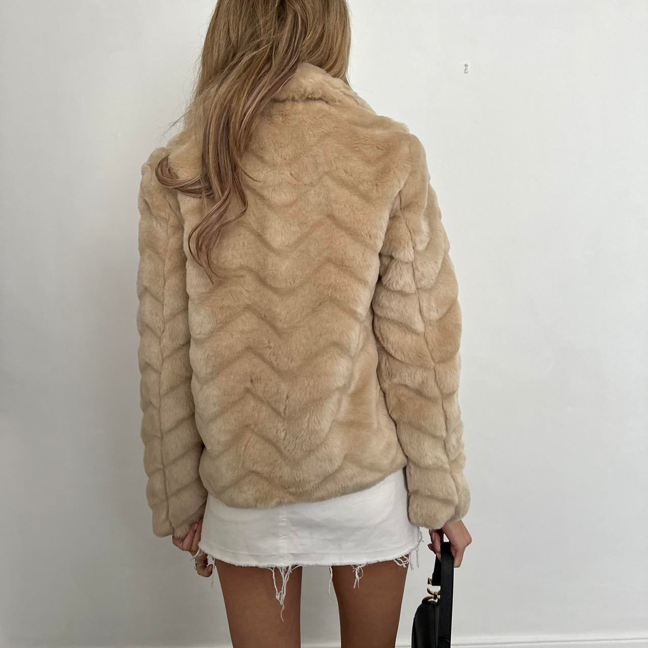Vintage 2000’s tan faux fur jacket