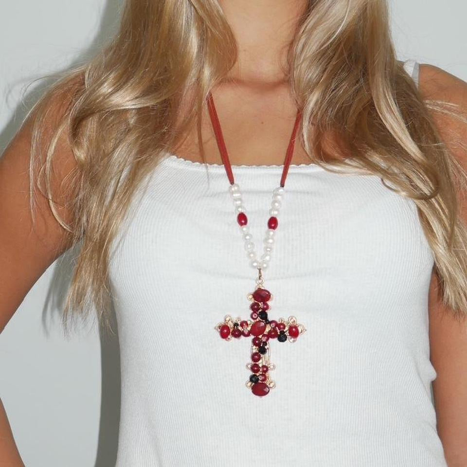 Vintage 90’s red pearl design cross necklace