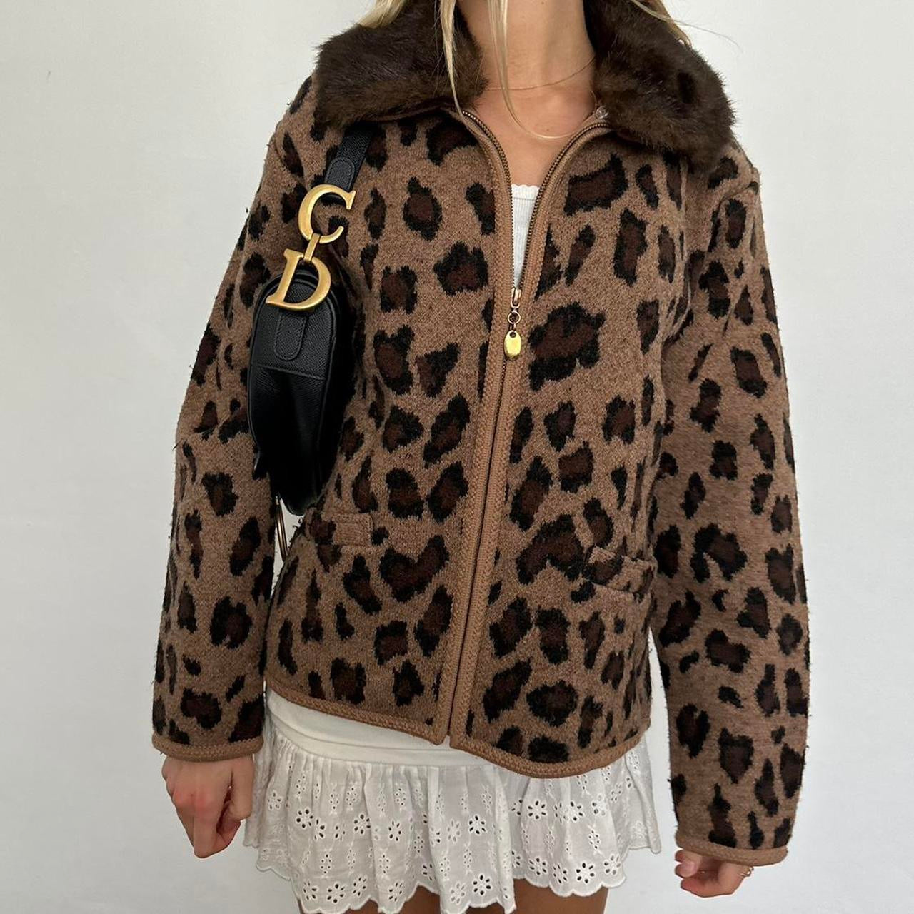 Vintage 2000’s faux fur leopard jacket