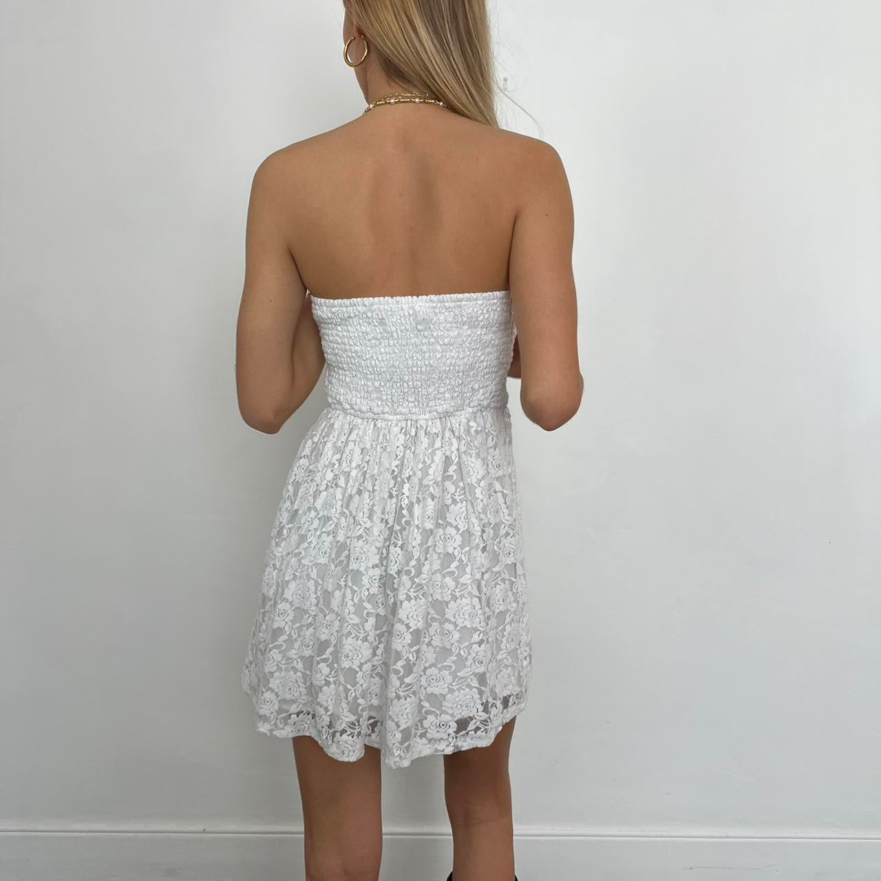 Vintage white 90s strapless dress 🌙