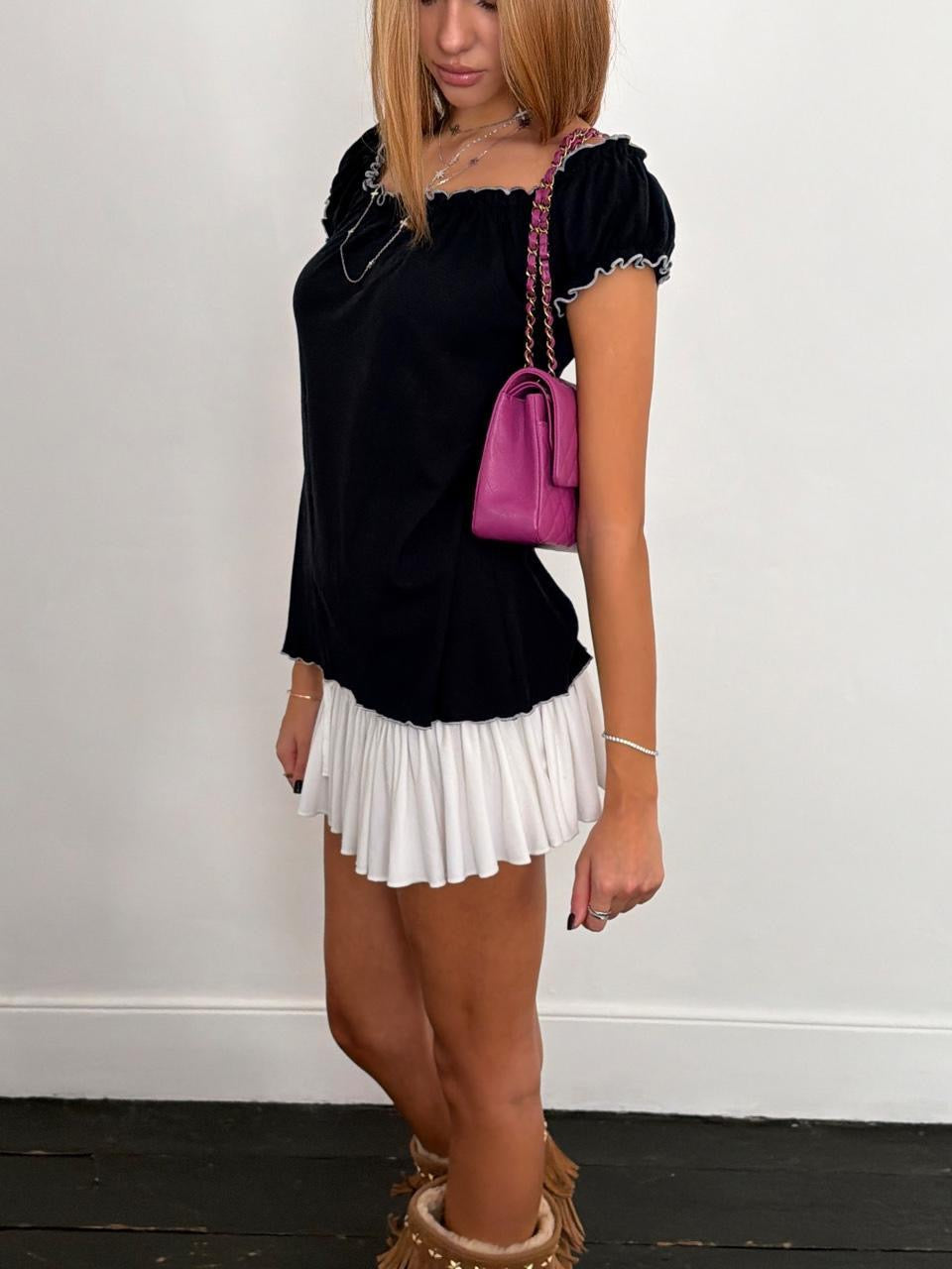 Vintage 00’s black ruffle top