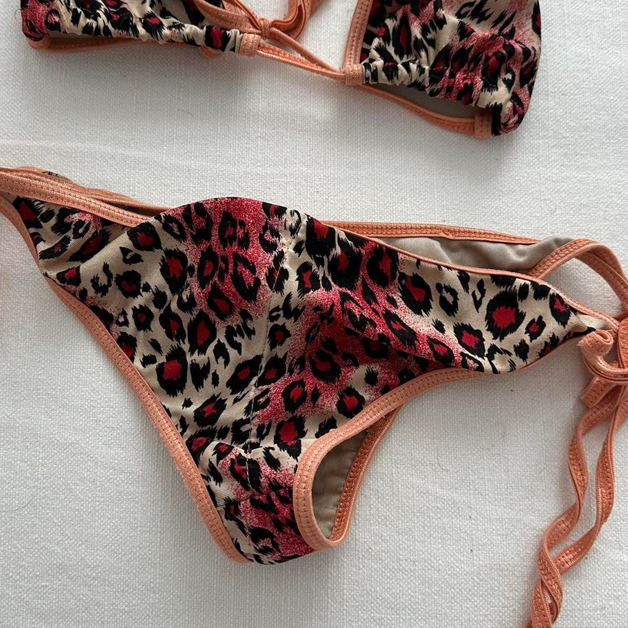 Vintage 90’s leopard print bikini 🏝️